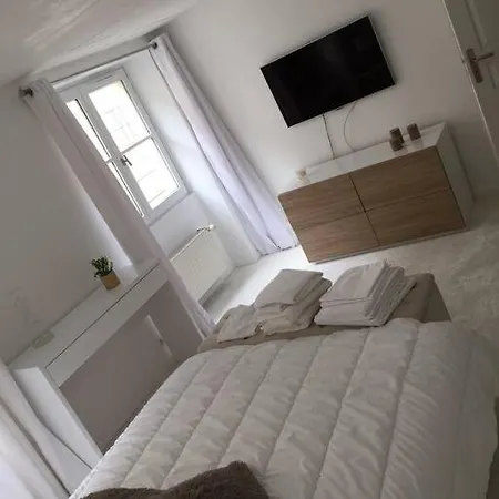Au Coeur Du Touristique Apartment